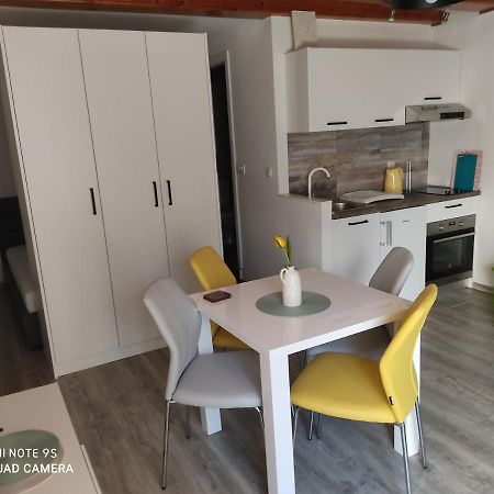 Fina M Studio Apartman Кали Экстерьер фото