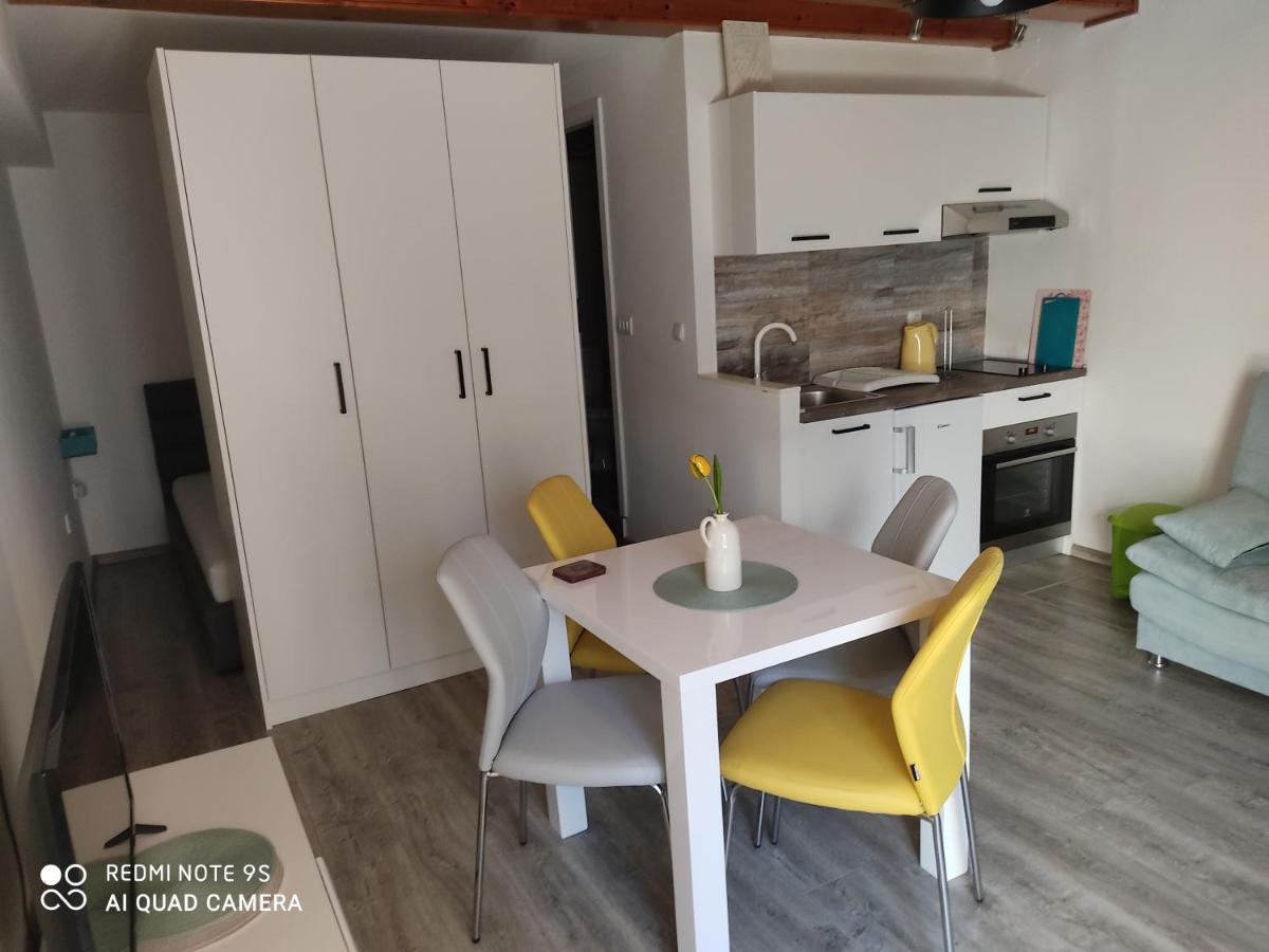 Fina M Studio Apartman Кали Экстерьер фото