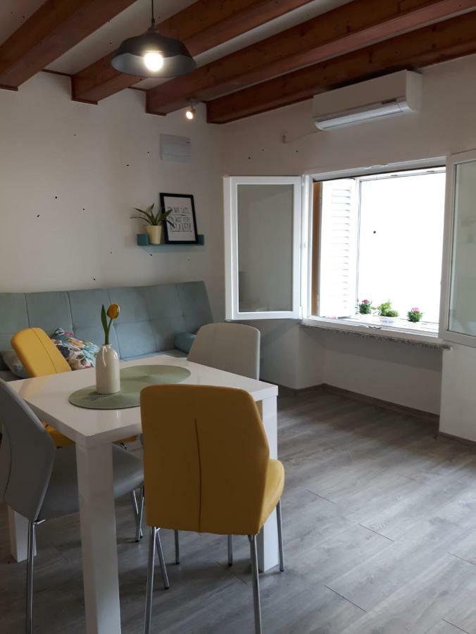 Fina M Studio Apartman Кали Экстерьер фото